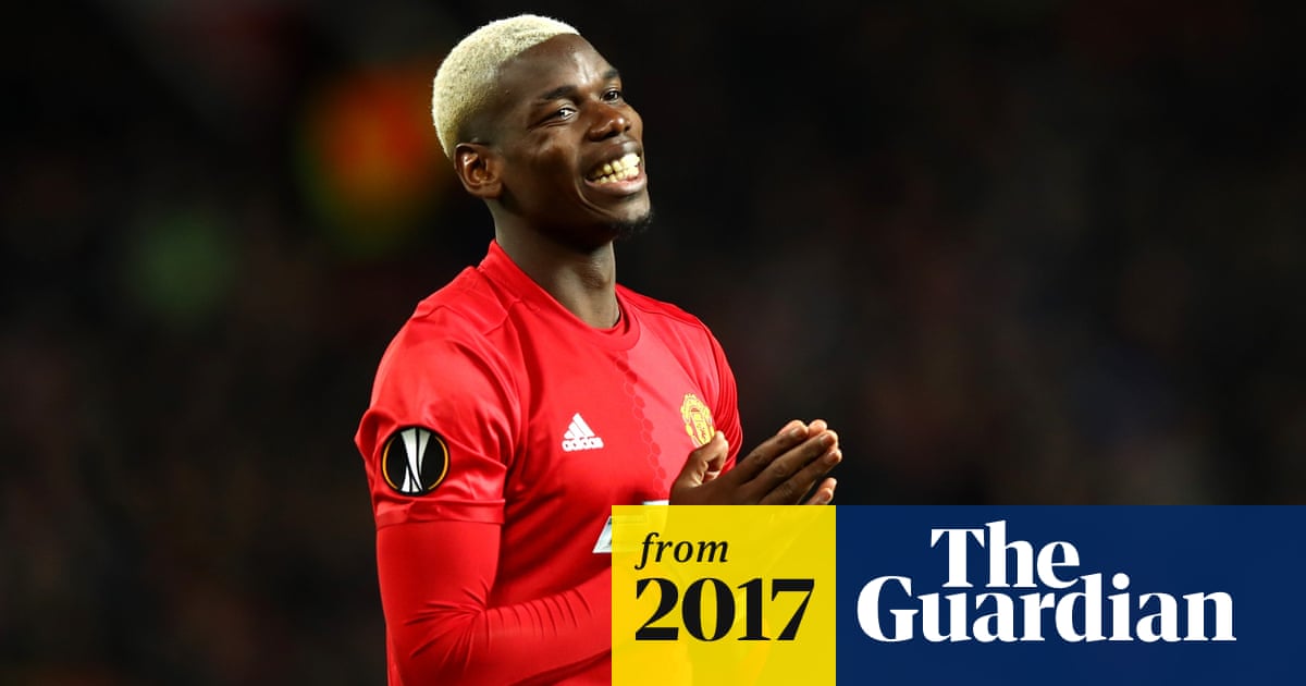 José Mourinho gets tough with his Manchester United players at half-time